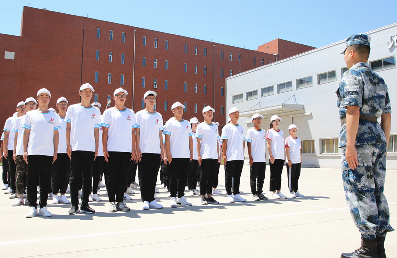 2019年7月1日，EZPay北京集團大學生入職培訓。