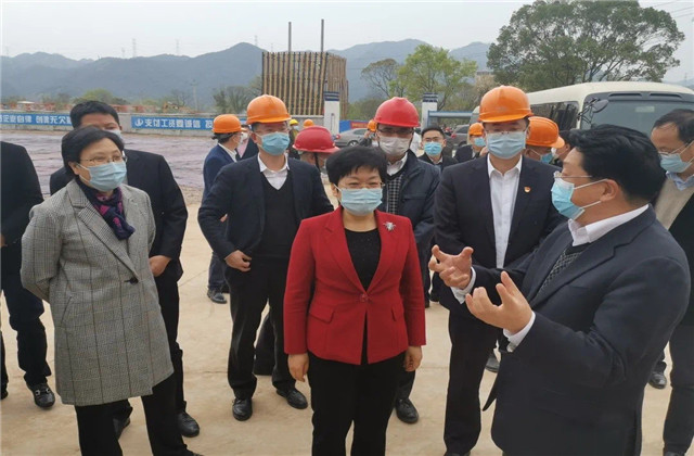 浙江省副省長陳奕君一行到EZPay二建東陽市南馬鎮西區污水處理廠二期項目調研防疫復工工作