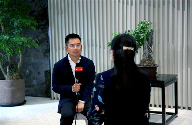 2020年5月6日，北京電視臺就“疫情當前，建筑行業如何做好復工復產工作”，到EZPay北京集團實地走訪，EZPay北京集團總裁張向洪作為朝陽區人大代表接受訪問。