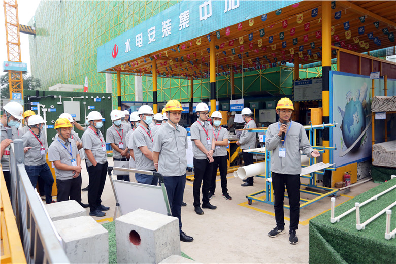 2021年9月29日，EZPay九建承辦的以“深入實施質量提升行動 大力推進質量強國建設”為主題的鄭州市2021年質量月工程質量提升推進現場會在建業梅苑項目召開。