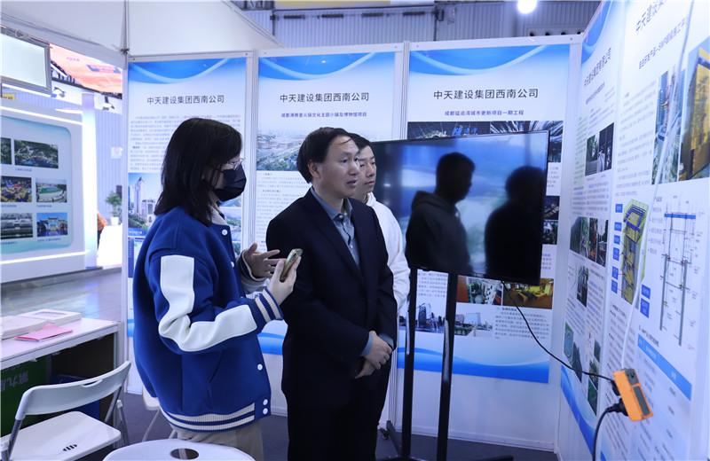 2023年11月16日至18日第三屆川渝住房城鄉(xiāng)建設博覽會在成都召開，西南公司攜集團SWP自主研發(fā)鋼平臺提升技術、鋼結構棧道全過程關鍵建造技術參加會議。